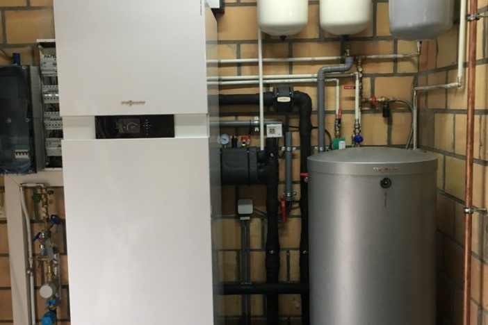 Viessmann Vitocal 242-G  - Geothermische warmtepomp met ingebouwde zonneboiler